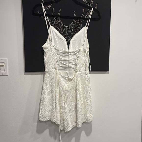 Lulu's White Textured Romper - Picture 3 of 3